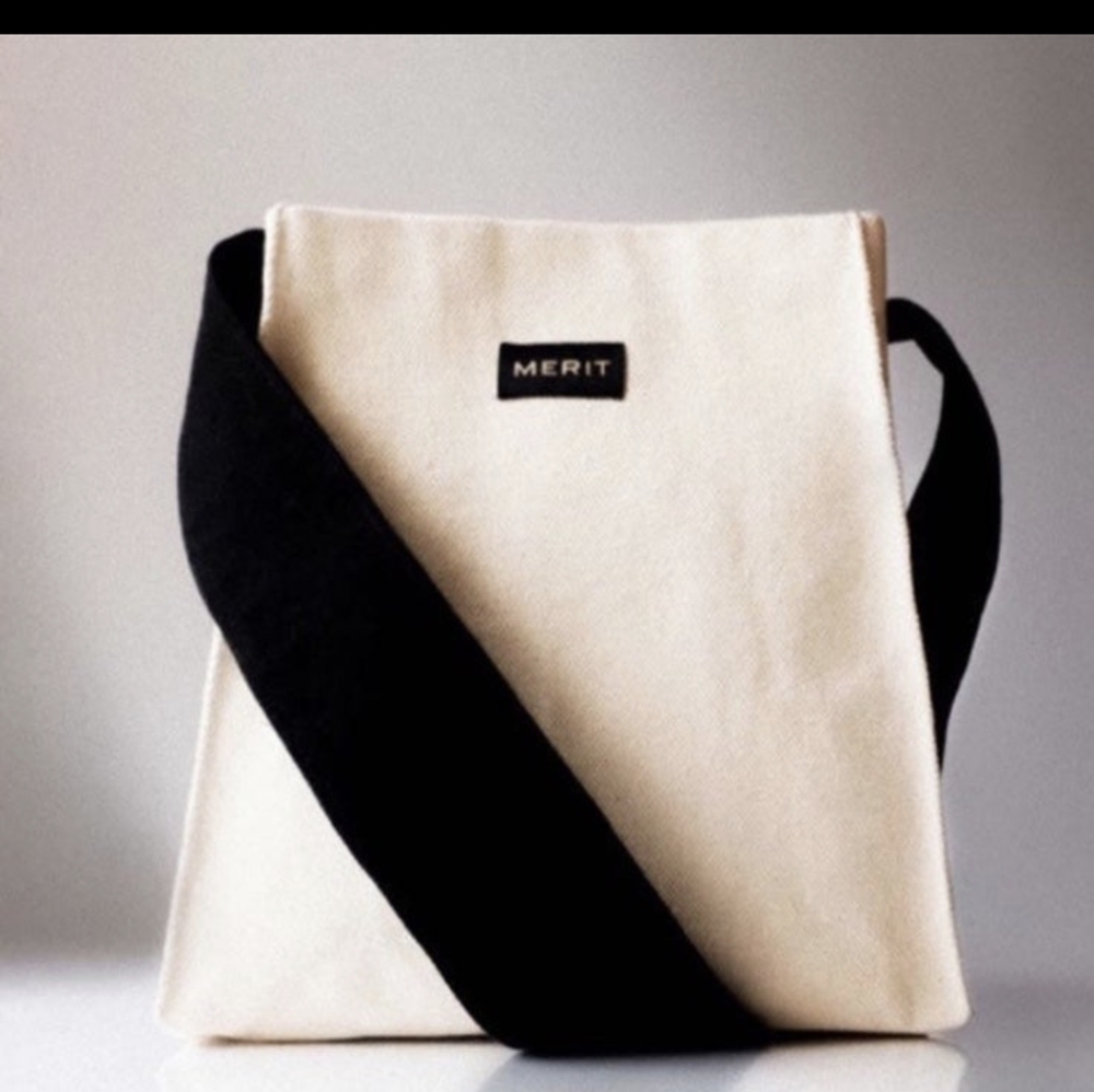 Merit summer bag